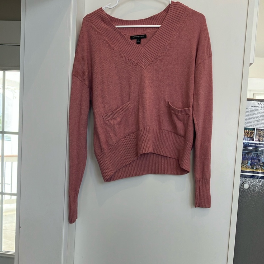 Banana Republic Pink V-Neck Sweater Lightweight Knit